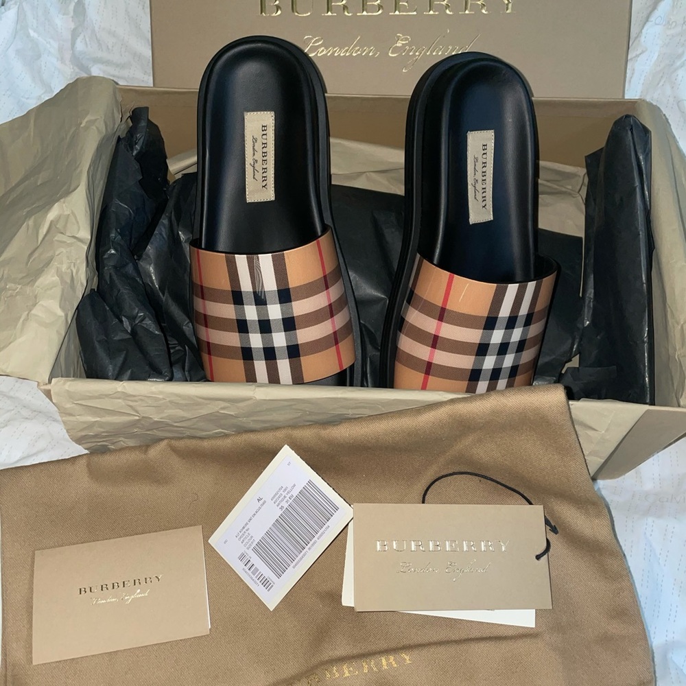 Burberry slides ❗️sold❗️